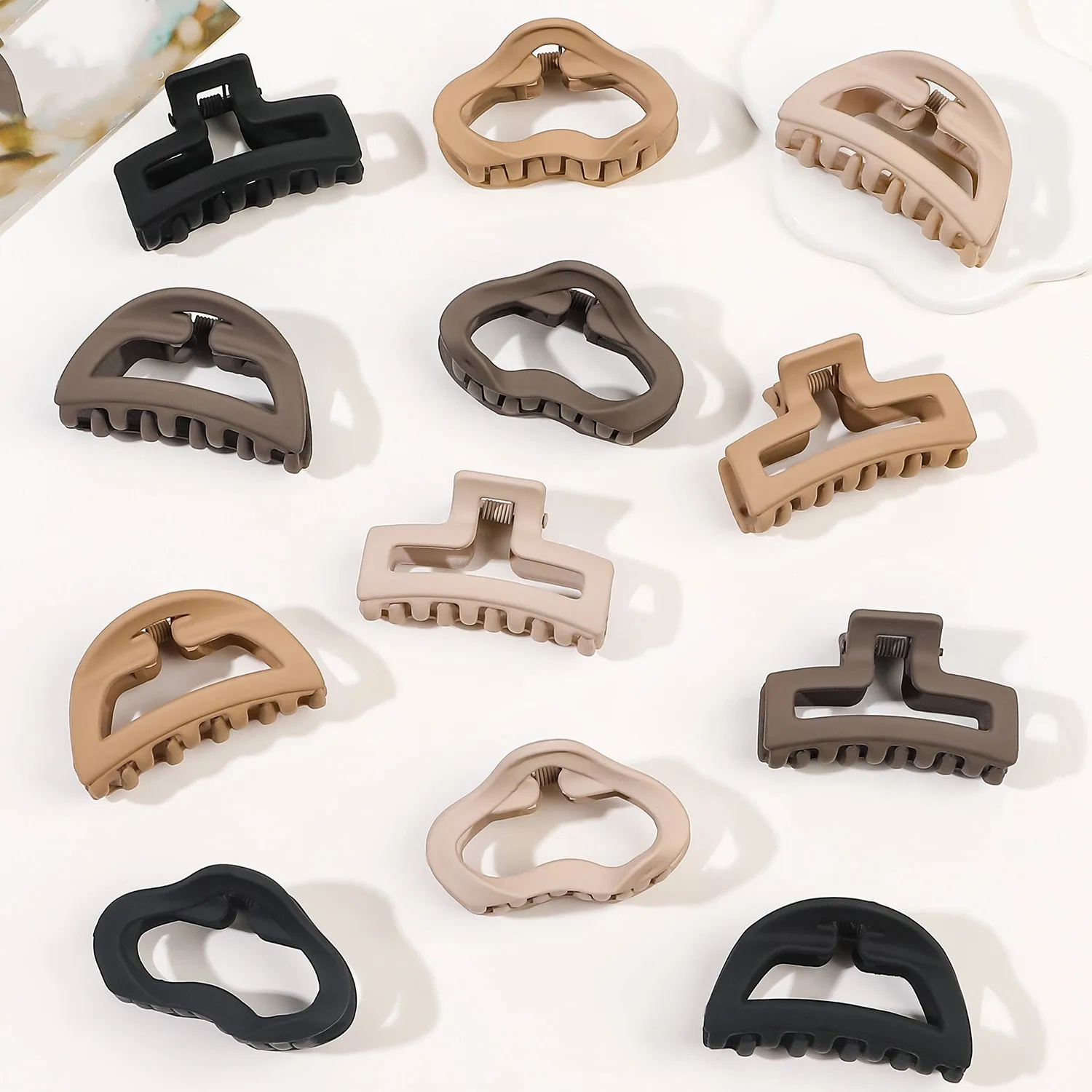 Women Accessories In Wholesale - 2024 neue Mode kleine gefrostete Geometrie